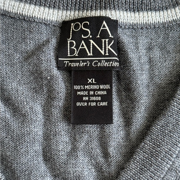 Jos A Bank Sweater - Picture 2 of 2